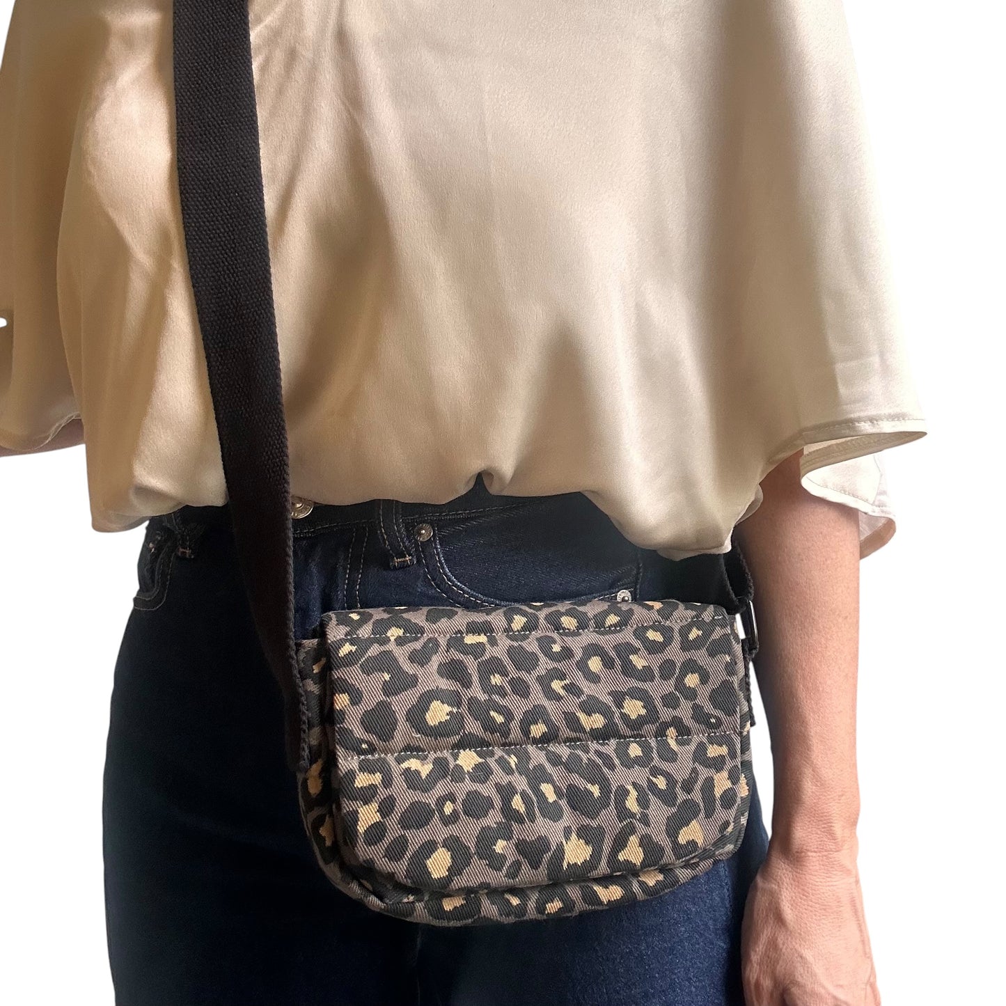 Valencia cross body bag - Grey Leopard print