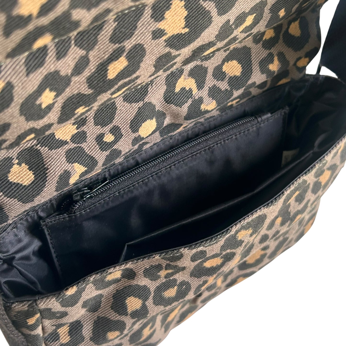 Valencia cross body bag - Grey Leopard print